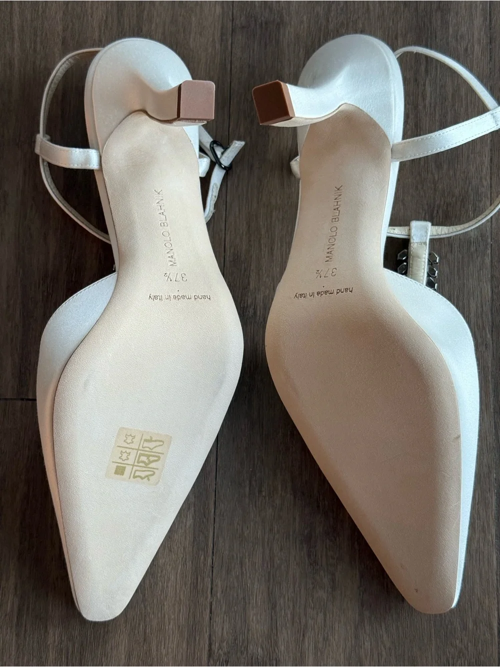 Manolo Blahnik white embellished satin heel size 37.5